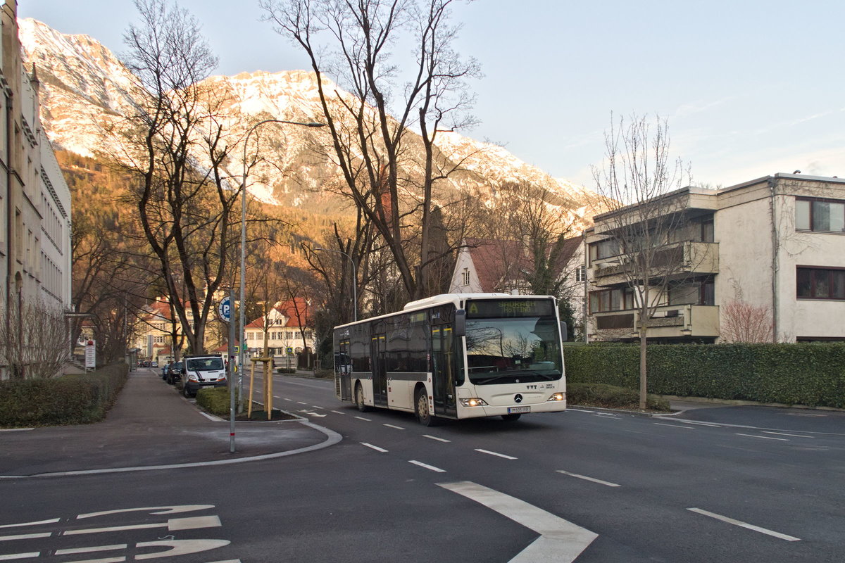 Mercedes-Benz O 530 II (Citaro Facelift) der Innsbrucker Verkehrsbetriebe, Bus Nr. 605, als Linie A bei der Haltestelle Martin-Luther-Platz/HAK in Innsbruck. Aufgenommen 2.1.2020.