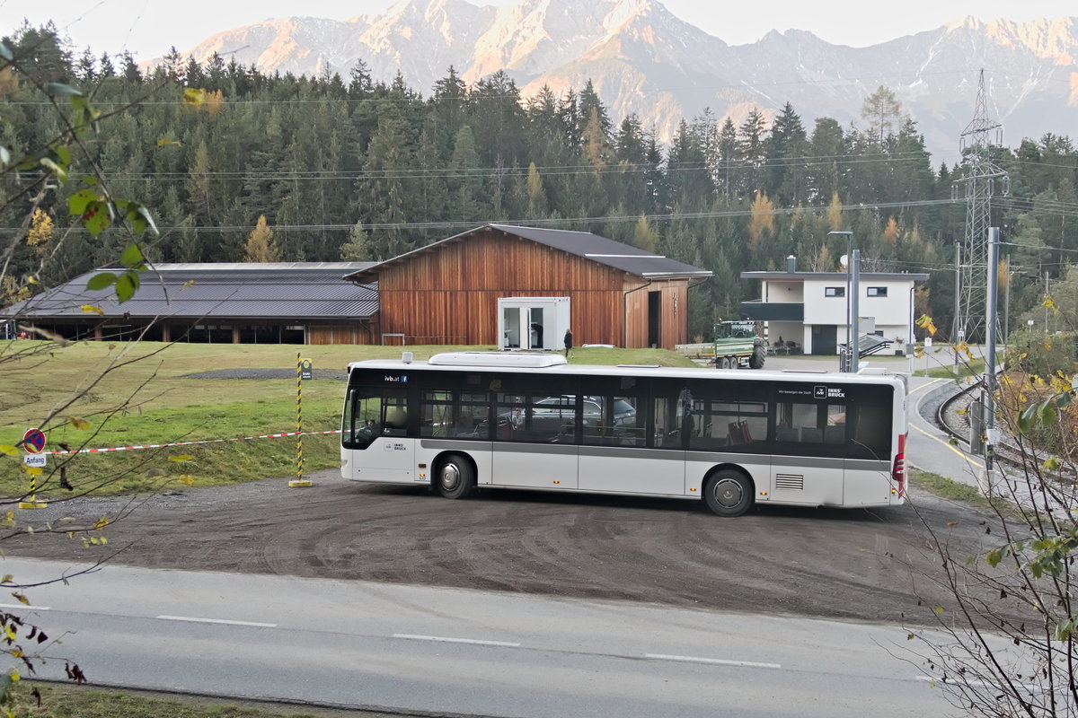 Mercedes-Benz O 530 II (Citaro Facelift) der Innsbrucker Verkehrsbetriebe (Bus Nr. 620) als Schienenersatzverkehr für die Stubaitalbahn/Linie STE in Mutters, Birchfeld. Aufgenommen 6.11.2020.