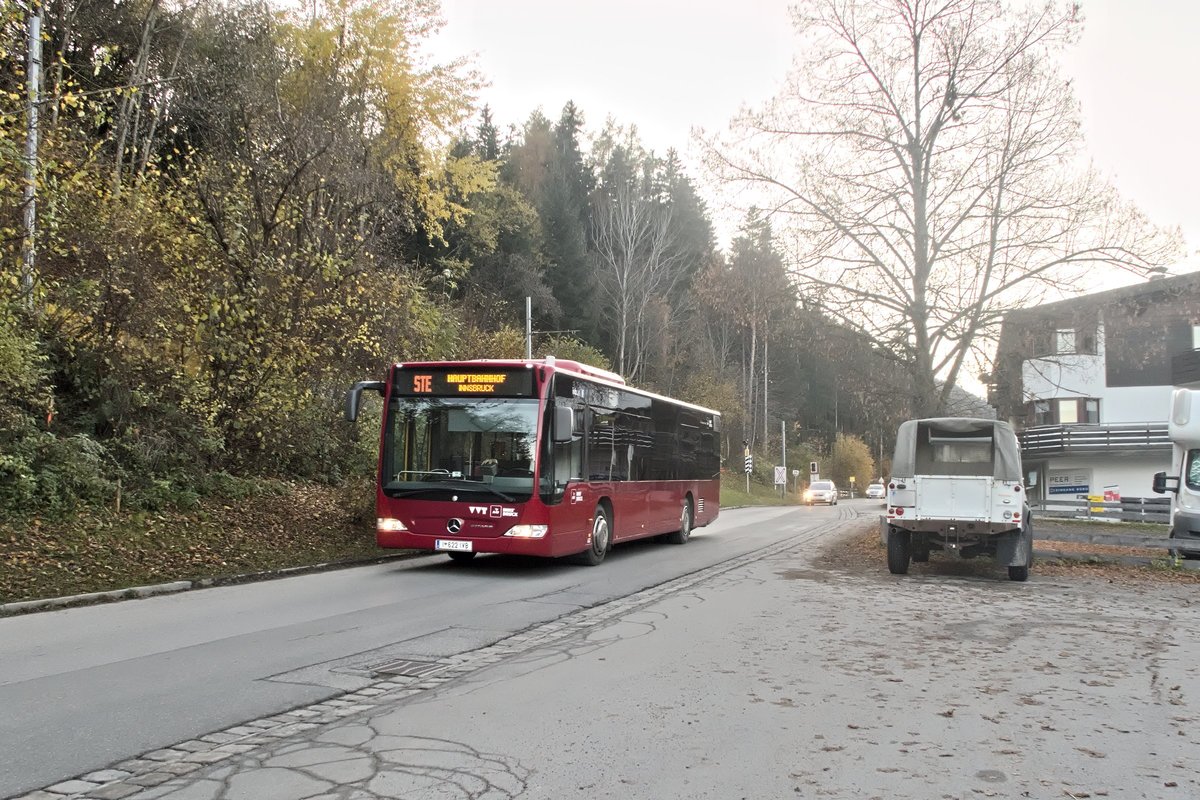 Mercedes-Benz O 530 II (Citaro Facelift) der Innsbrucker Verkehrsbetriebe (Bus Nr. 622) als Schienenersatzverkehr für die Stubaitalbahn/Linie STE in Mutters, Dorfstraße. Aufgenommen 6.11.2020.