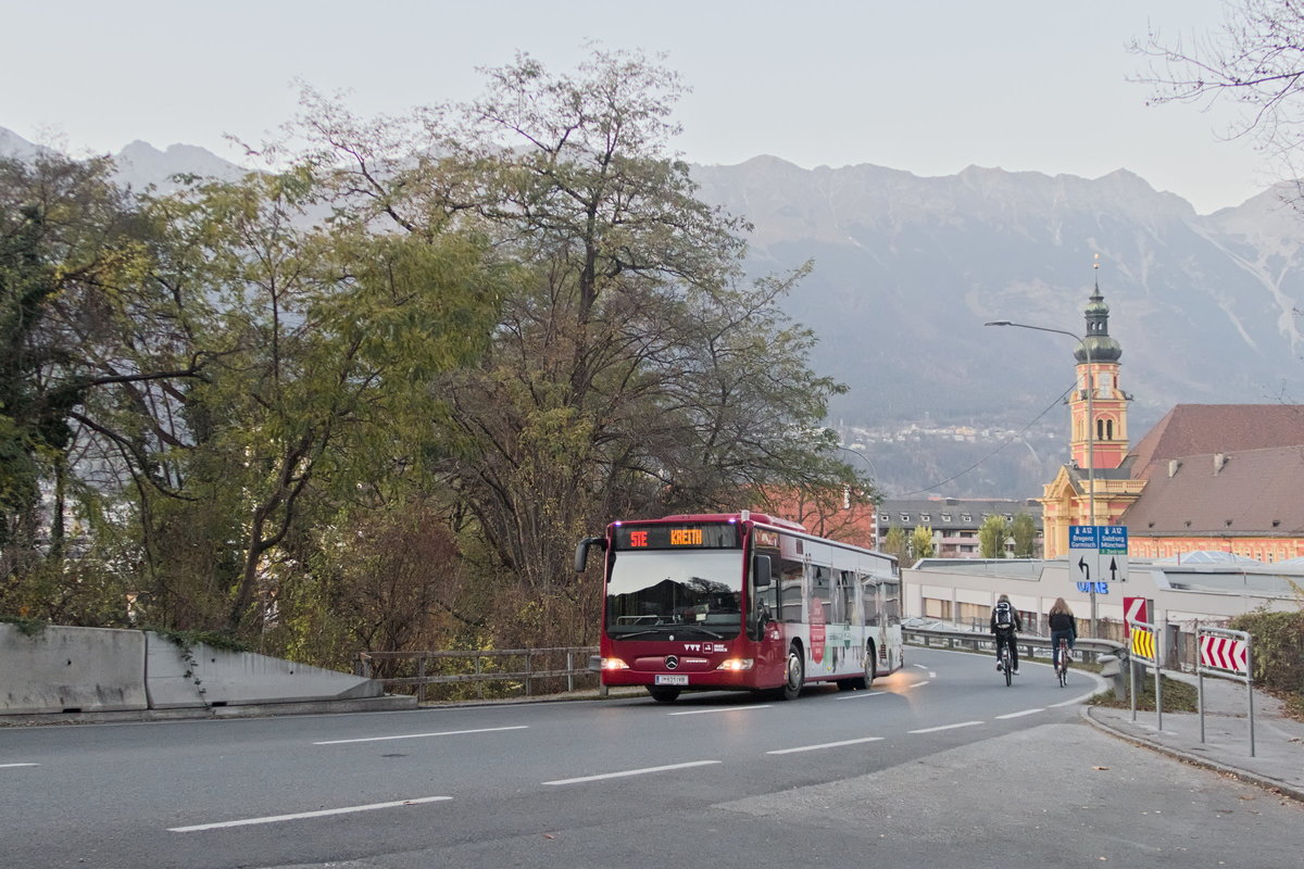 Mercedes-Benz O 530 II (Citaro Facelift) der Innsbrucker Verkehrsbetriebe (Bus Nr. 621) als Schienenersatzverkehr für die Stubaitalbahn/Linie STE in Innsbruck, Brennerstraße. Aufgenommen 11.11.2020.