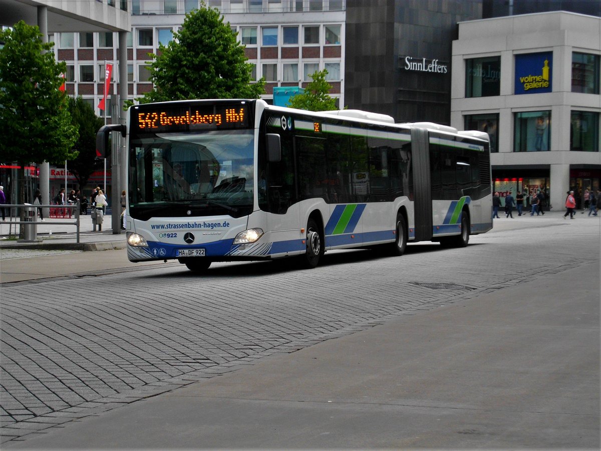 Mercedes-Benz O 530 III (Citaro 2. Generation) auf der Linie 542 nach S-Bahnhof Gevelsberg an der Haltestelle Sparkassenkarree/Stadtmitte.(13.7.2017)