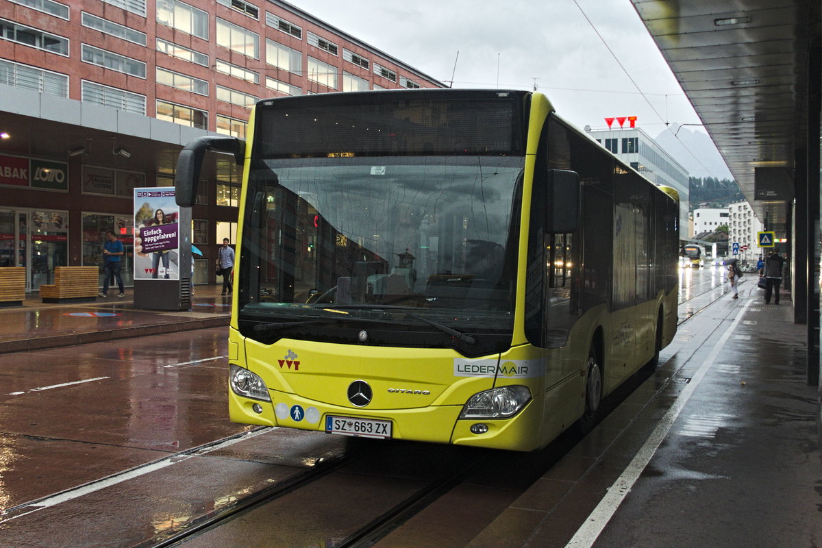 Mercedes-Benz O 530 III (Citaro 2. Generation) von Ledermair SZ-663ZX, abgestellt am dzt. nicht verwendeten Bahnsteig der Stubaitalbahn am Hauptbahnhof Innsbruck. Aufgenommen 6.8.2019.