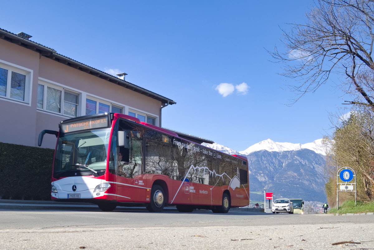 Mercedes-Benz O 530 III (Citaro 2. Generation) der Innsbrucker Verkehrsbetriebe (Bus Nr. 635) ist als Linie J über Lans, Aldranserstraße umgeleitet. Aufgenommen 23.4.2021.