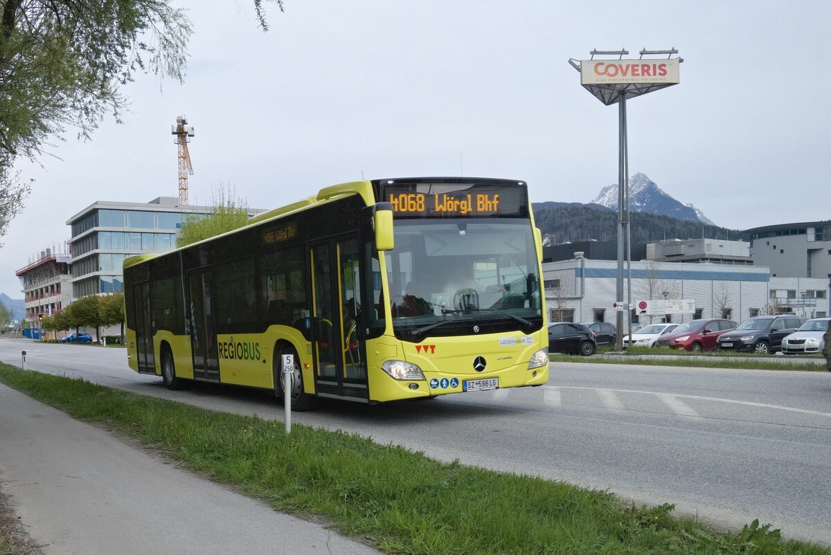Mercedes-Benz O 530 III (Citaro 2. Generation) von Ledermair (SZ-596LG) ist als Linie 4068 in Unterlangkampfen über die Kufsteiner Straße umgeleitet. Aufgenommen 4.5.2021.