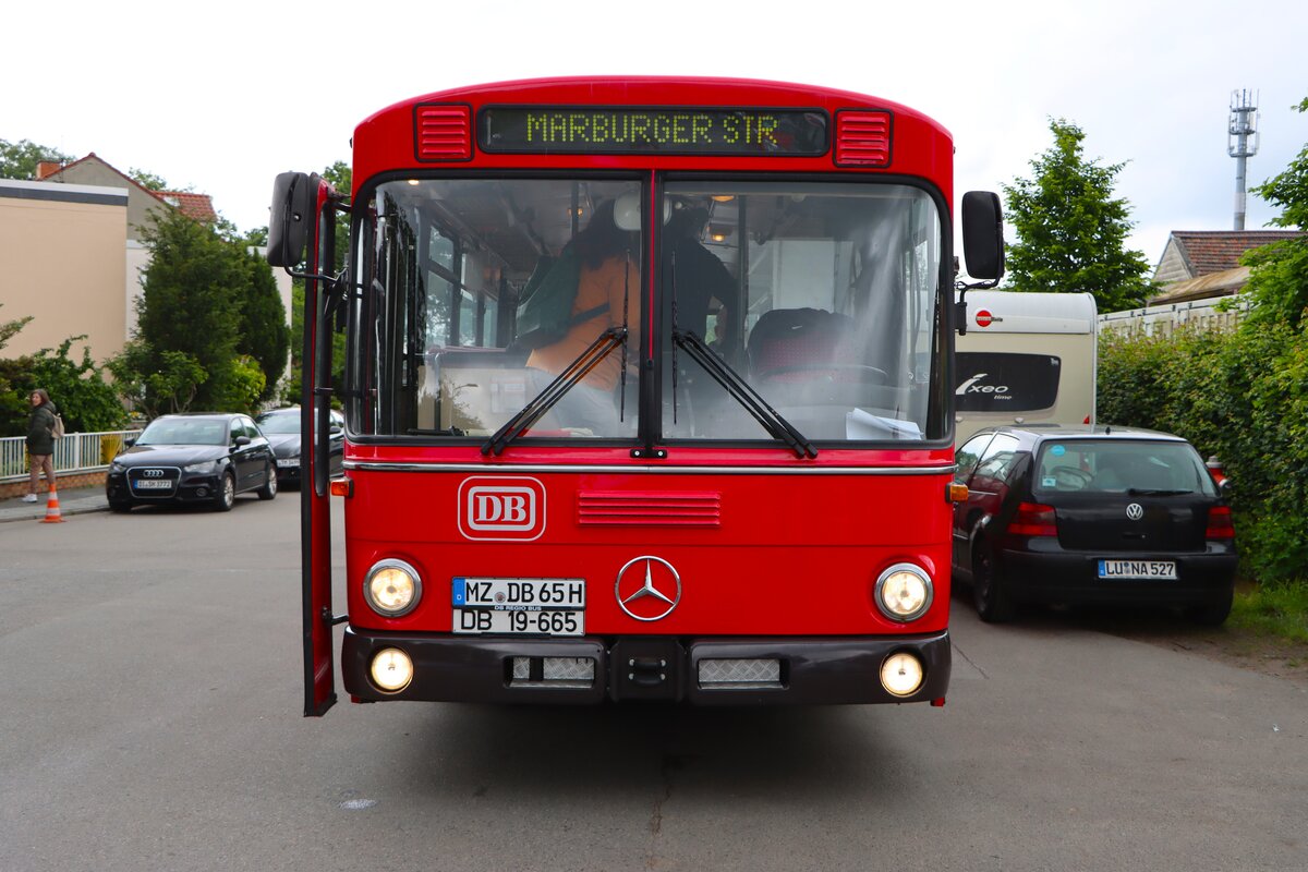 Mercedes Benz O305 der Bundesbahn am 16.05.26 bei den Bahnwelttagen in Kranichstein 