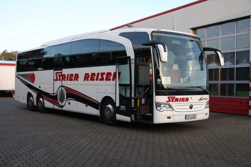 Mercedes Benz Reisebus Travego der Fa. Strier am 26.10.2014 auf dem Betriebshof in Ibbenbüren.