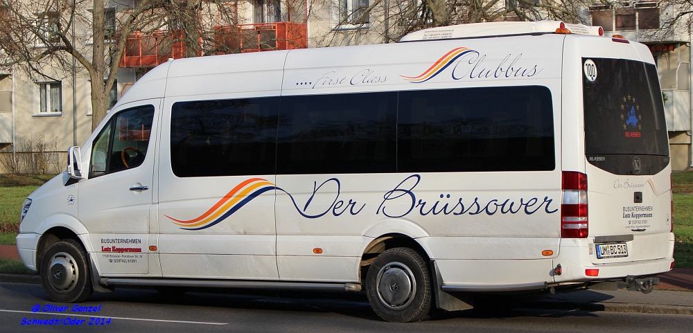Mercedes-Benz Sprinter vom Busunternehmen Lutz Koppermann aus Brüssow als Theaterzubringer in Schwedt/Oder.