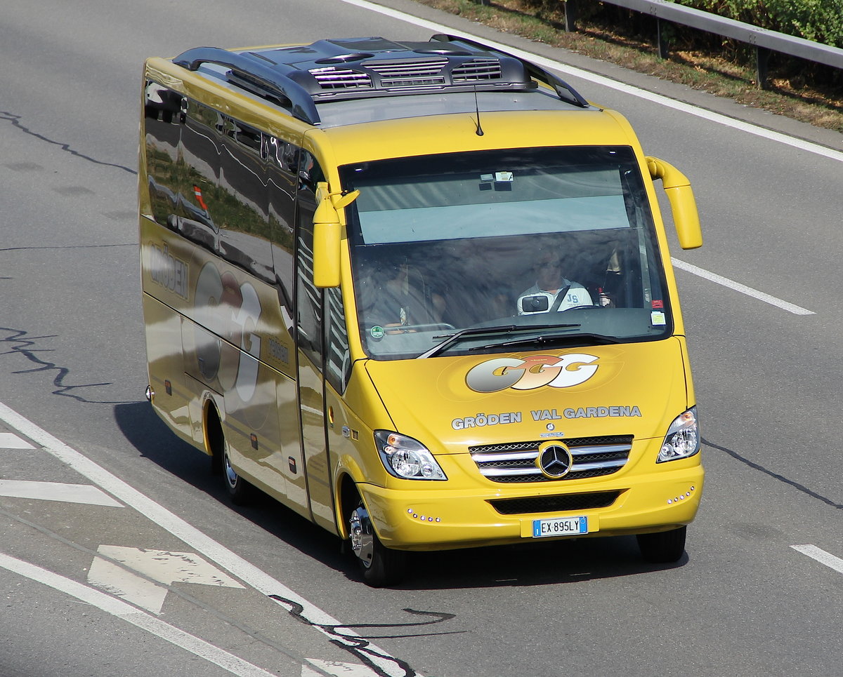 Mercedes Benz Sprinter Gröden, près de Berne. 

Plus de photos sur : https://www.facebook.com/AutocarsenSuisse/ 