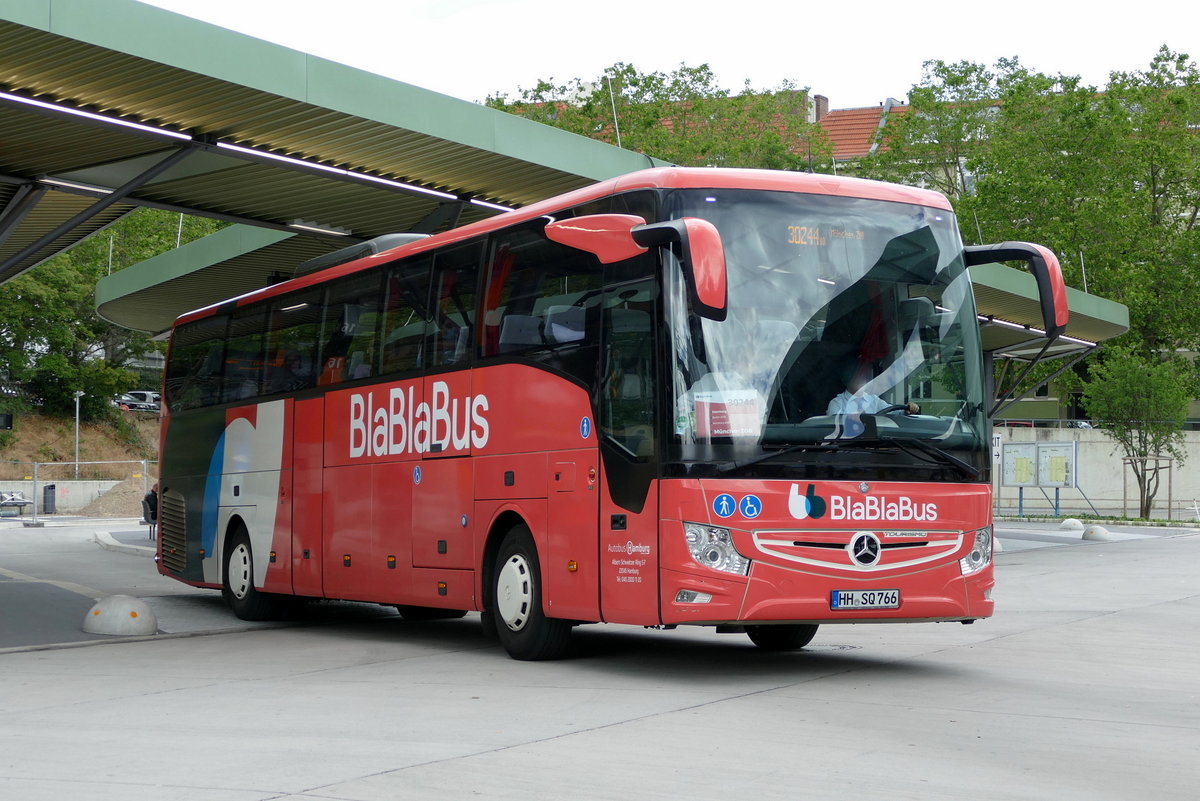Mercedes -Benz Tourismo von BlaBlaBus / Autobus Hamburg. Berlin -ZOB im Juli 2020.