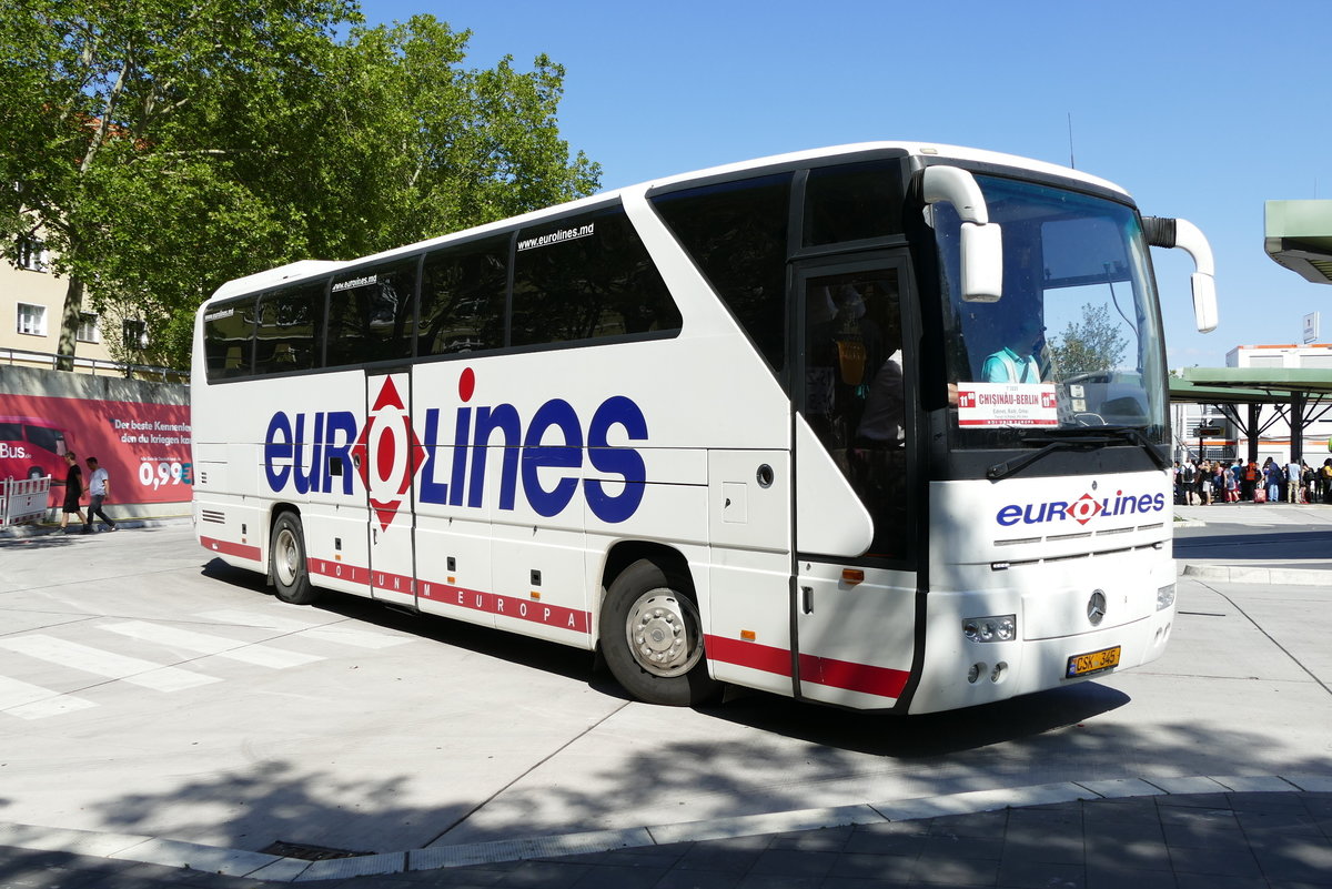 Mercedes-Benz Tourismo ''eurolines'' (MD), Berlin- ZOB im Juli 2019.