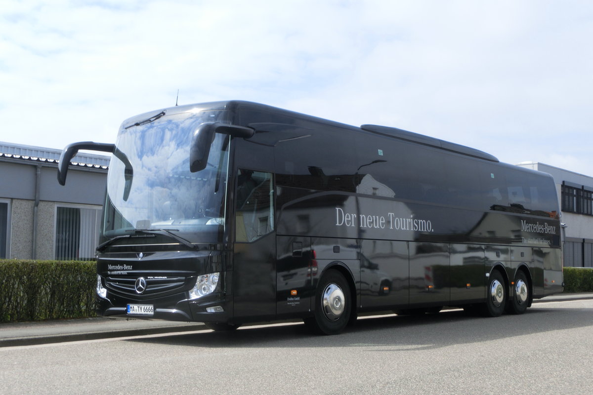 Mercedes Benz Tourismo III von EvoBus am 03.04.2020 in Pirmasens