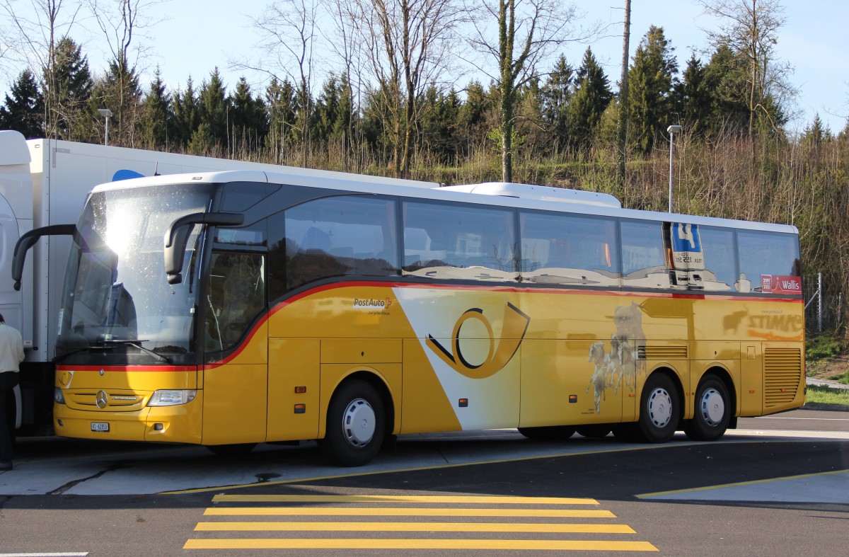 Mercedes Benz Tourismo, La Poste (Valais), près de Berne printemps 2015