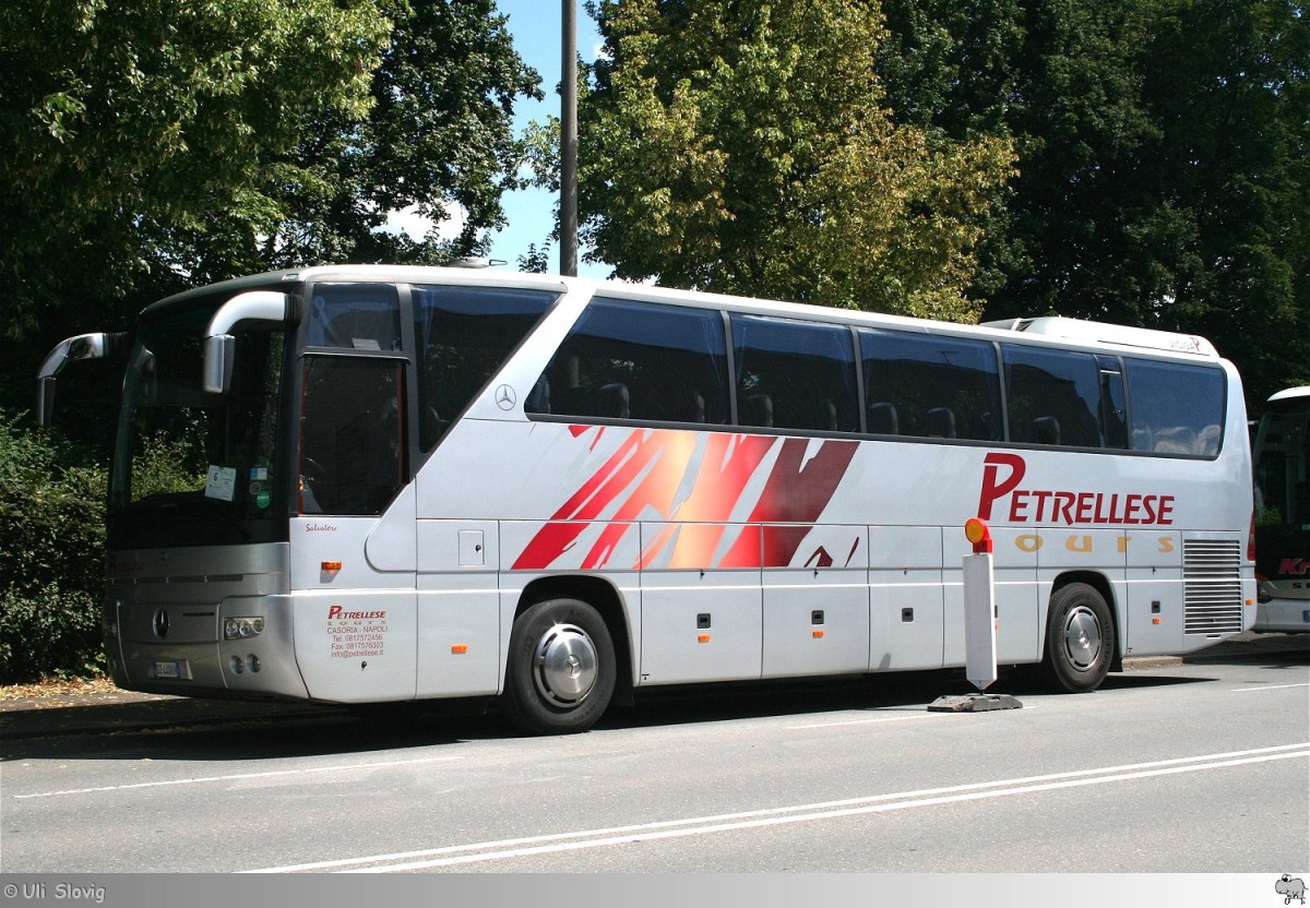 Mercedes Benz Tourismo  Petrellese Tours . Aufgenommen am 12. Juli 2014 auf den Busparkplatz für das Samba Festival in Coburg.