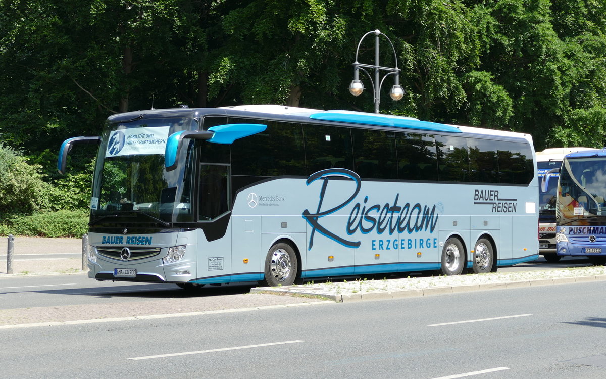 Mercedes-Benz Tourismo RHD L, Bauer Reisen /Reiseteam Erzgebirge. Berlin (Busdemo) im Juni 2020.