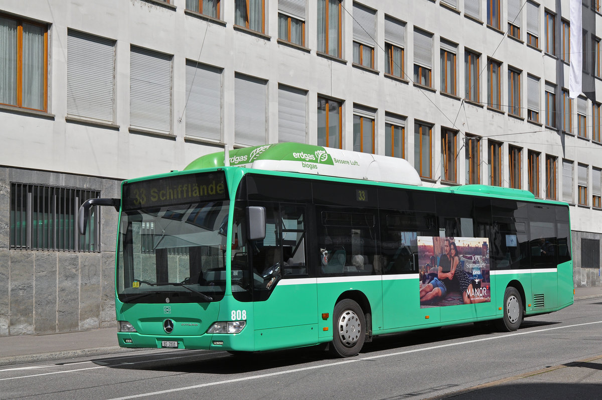 Mercedes Citaro 080, auf der Linie 33, fährt zur Haltestelle an der Schifflände. Die Aufnahme stammt vom 20.05.2016.