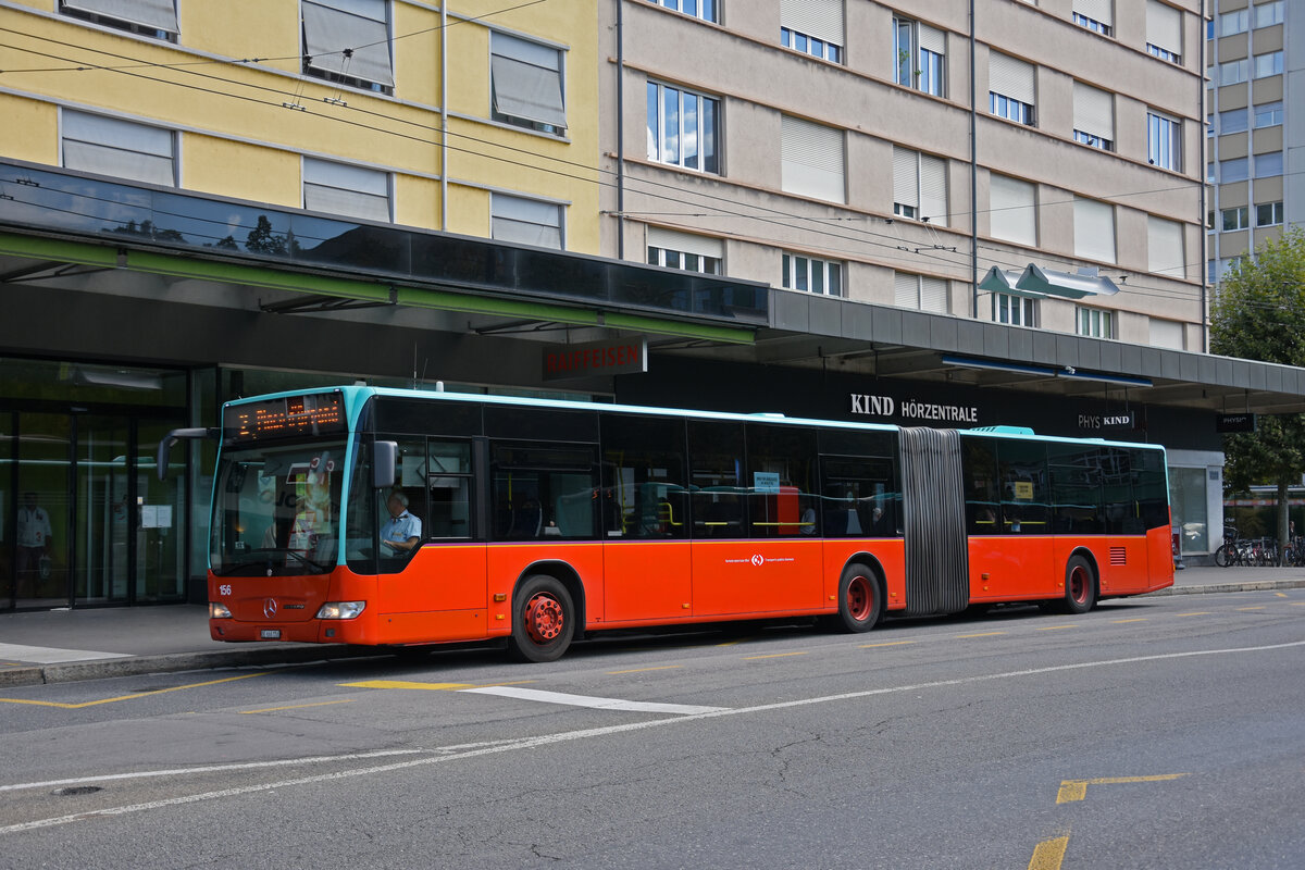 Mercedes Citaro 156, auf der Linie 2, bedient die Haltestelle beim Bahnhof Biel. Die Aufnahme stammt vom 09.09.2022.