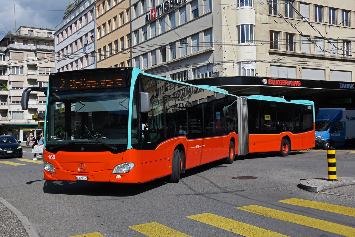 Mercedes Citaro 160, auf der Linie 2, fährt zur Haltestelle beim Bahnhof Biel. Die Aufnahme stammt vom 09.09.2022.