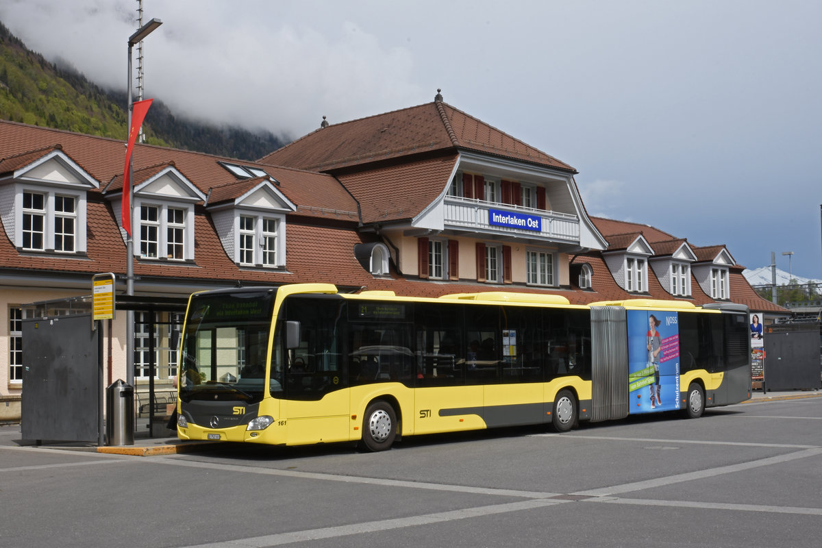 Mercedes Citaro 161, auf der Linie 21, wartet an der Endstation beim Bahnhof Interlaken Ost. Die Aufnahme stammt vom 26.04.2019.