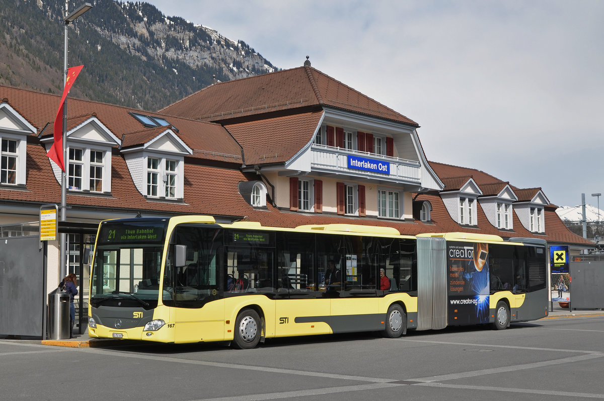 Mercedes Citaro 167, auf der Linie 21, wartet an der Endstation beim Bahnhof Interlaken Ost. Die Aufnahme stammt vom 03.04.2018.