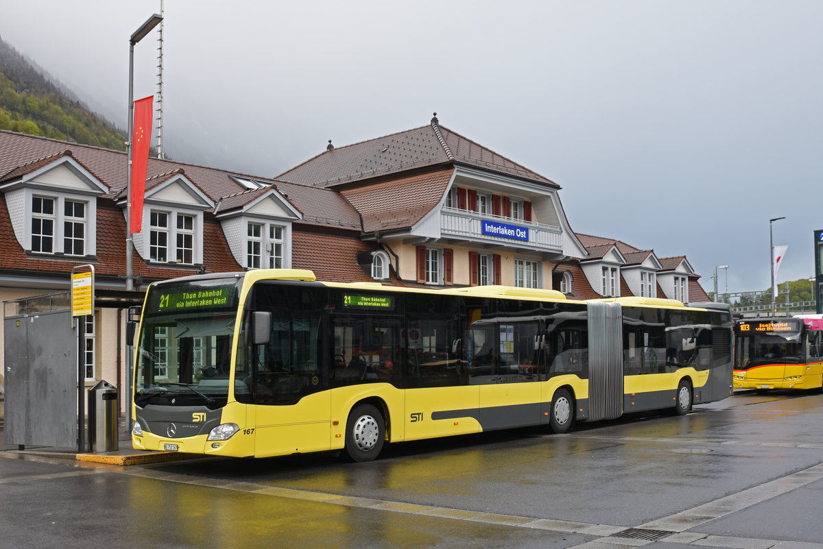 Mercedes Citaro 167, auf der Linie 21, wartet an der Endstation beim Bahnhof Interlaken Ost. Die Aufnahme stammt vom 28.04.2019.