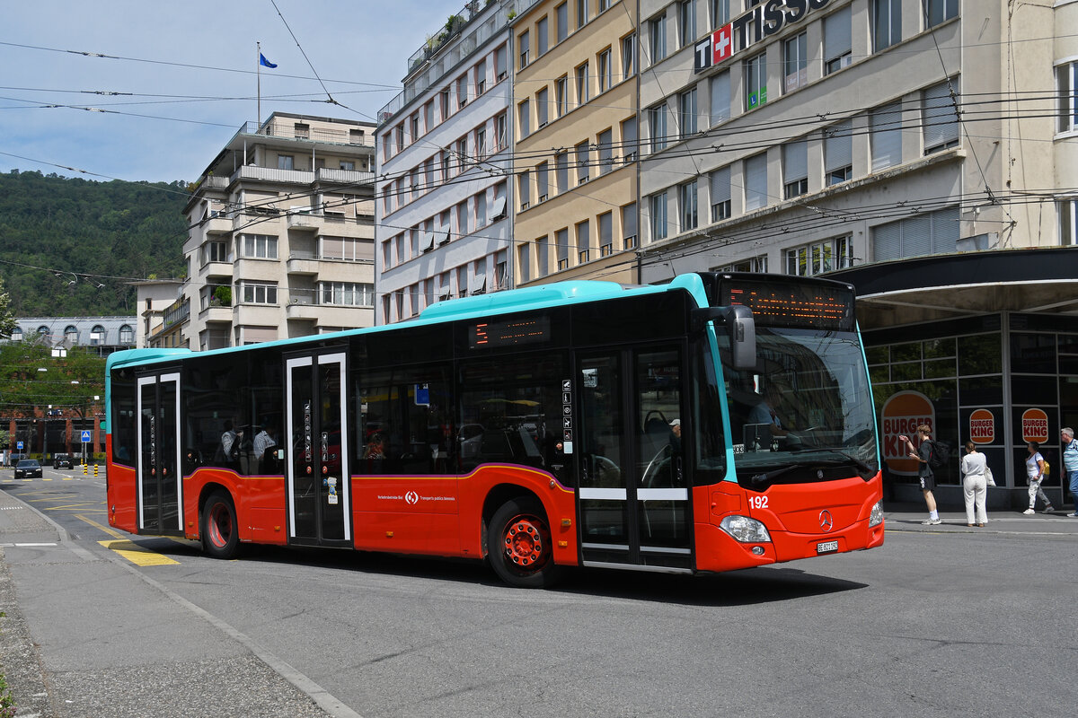 Mercedes Citaro 192, auf der Linie 5, verl�sst am 08.06.2026 die Haltestelle beim Bahnhof Biel.