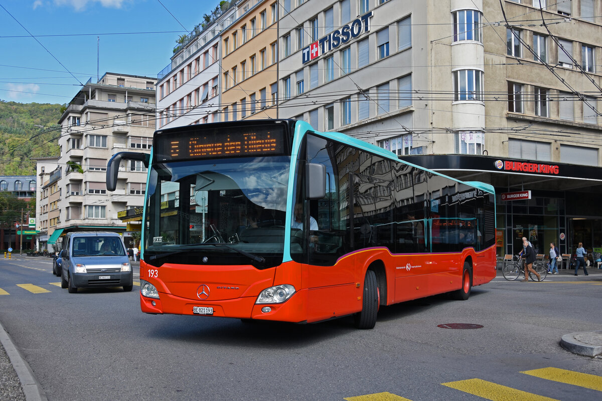Mercedes Citaro 193, auf der Linie 5 fährt am 09.09.2022 bei der Haltestelle am Bahnhof Biel ein.