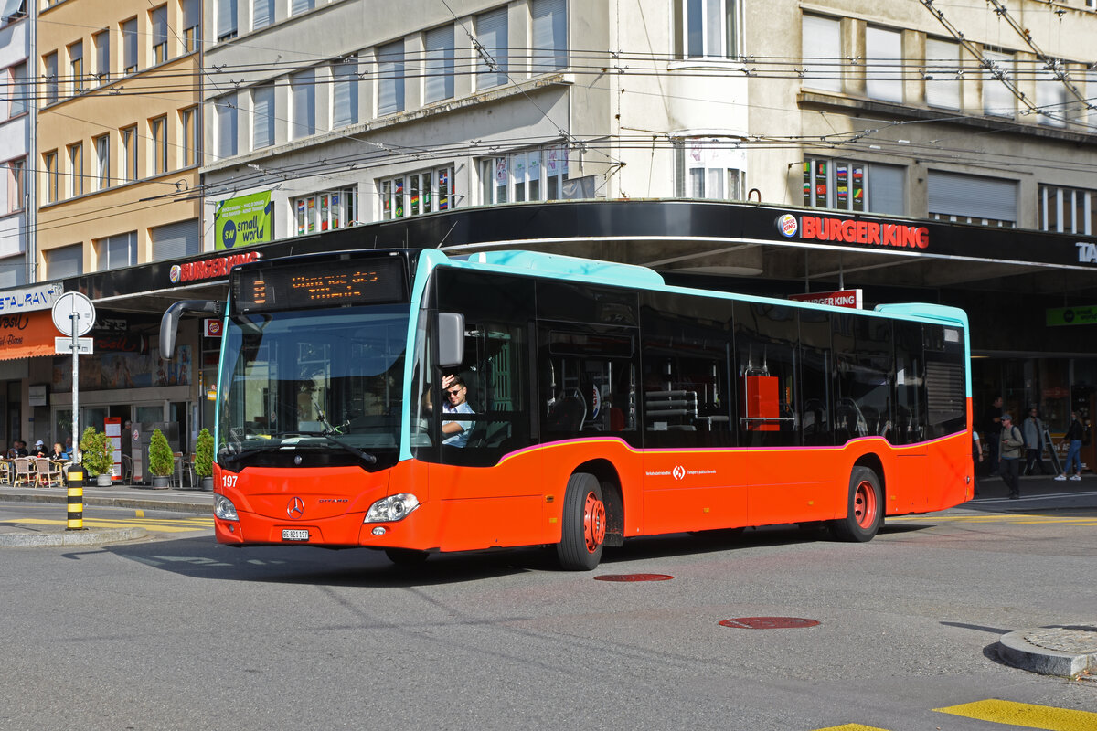Mercedes Citaro 197, auf der Linie 8, fährt zur Haltestelle beim Bahnhof Biel. Die Aufnahme stammt vom 25.09.2021.