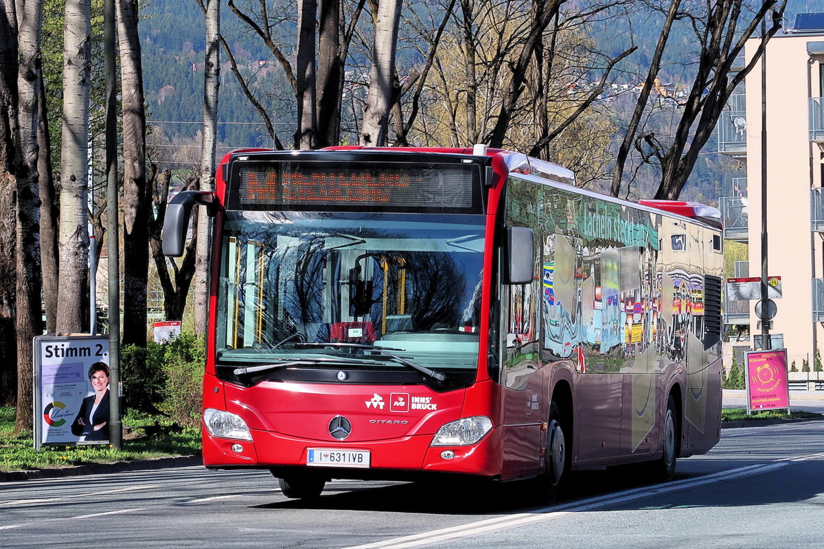Mercedes Citaro 2. Generation, Bus Nr. 631 der Innsbrucker Verkehrsbetriebe passiert als Linie M die Haltestelle Hafen in Innsbruck. Aufgenommen 13.4.2018.