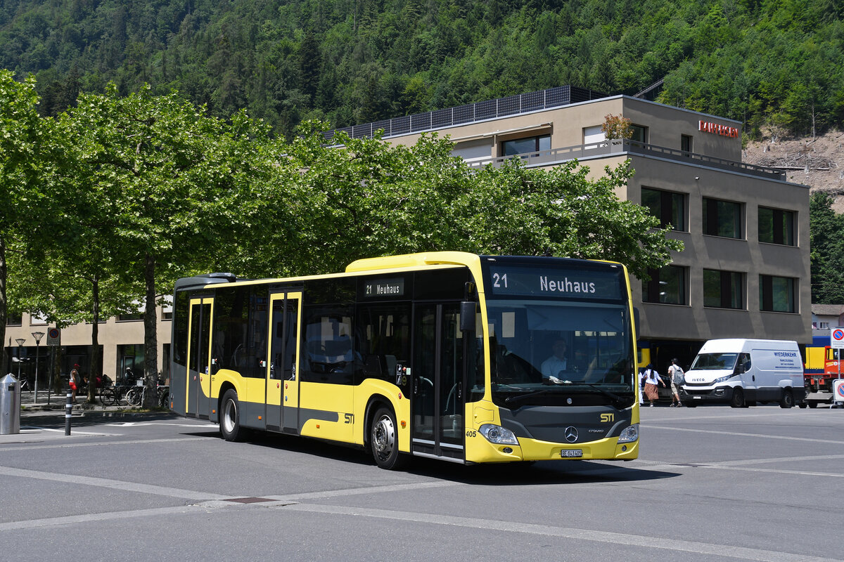Mercedes Citaro 405 der STI, auf der Linie 21, f�hrt am 28.05.2026 zur Endstation beim Bahnhof Interlaken Ost.