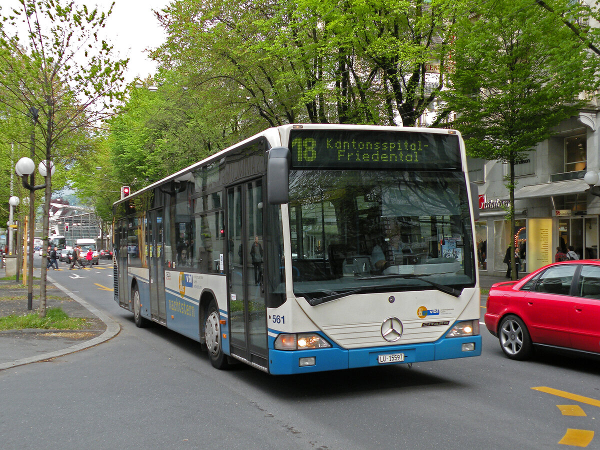 Mercedes Citaro 561, auf der Linie 18, fährt am 04.05.2010 durch die Pilatusstrasse.