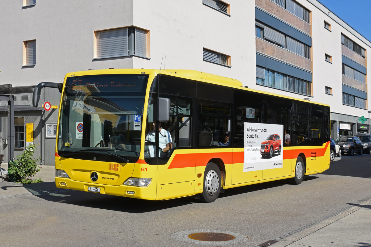 Mercedes Citaro 61, auf der Linie 63, verlässt die Haltestelle beim Bahnhof Dornach. Die Aufnahme stammt vom 10.08.2018.