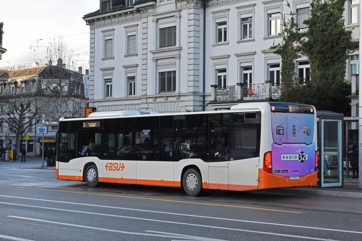Mercedes Citaro 67, auf der Linie 3, bedient die Haltestelle beim Bahnhof Solothurn. Die Aufnahme stammt vom 21.12.2019.