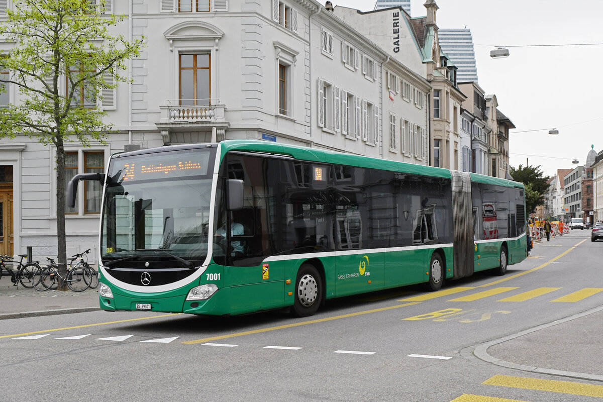 Mercedes Citaro 7001, auf der Linie 34, fährt am 08.04.2024 bei der Haltestelle Wettsteinplatz ein.