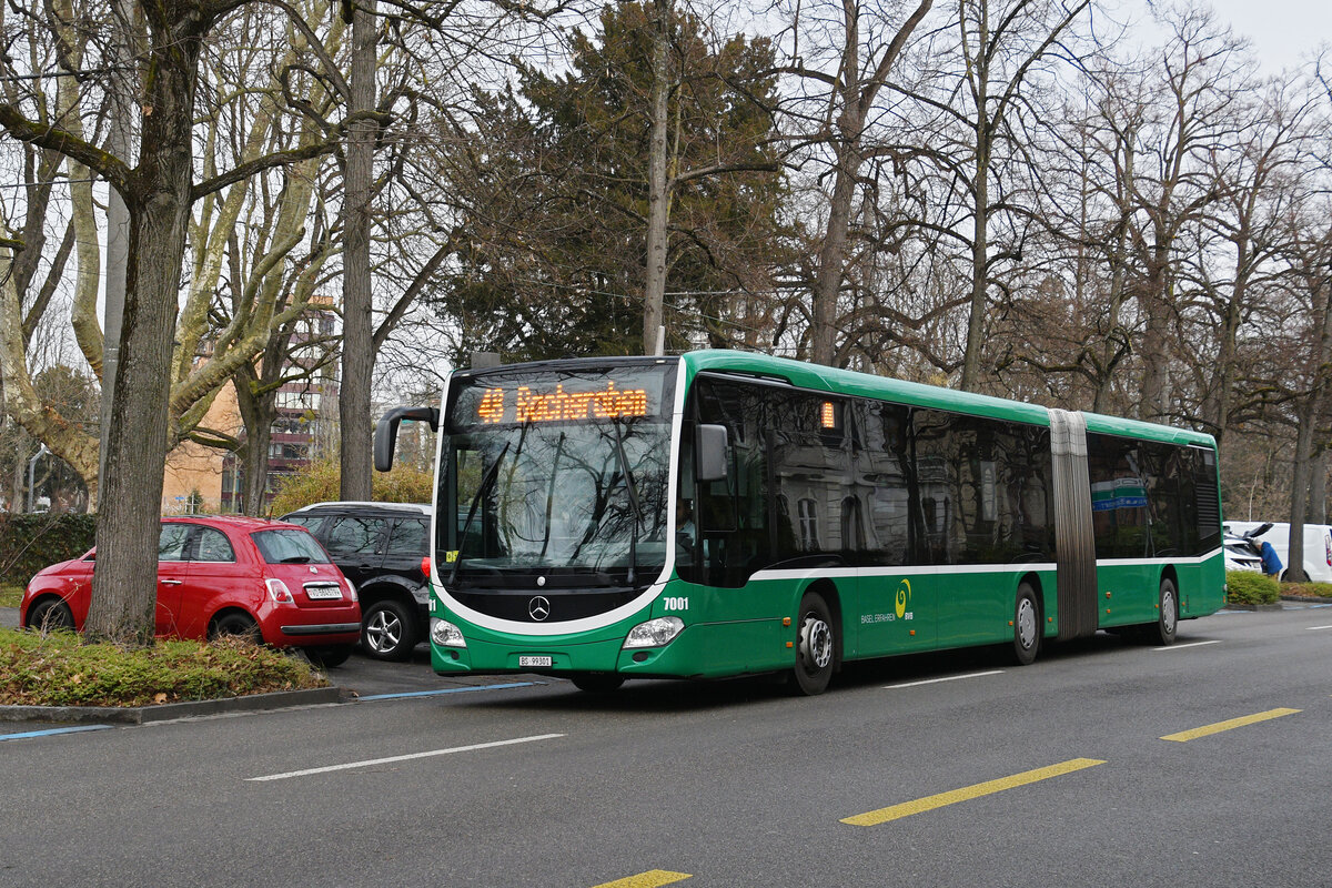 Mercedes Citaro 7001, auf der Linie 48, fährt am 12.01.2026 durch die Bundesstrasse. Aufnahme Basel.