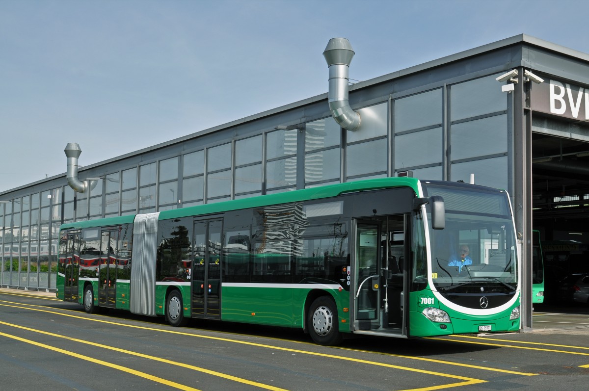 Mercedes Citaro 7001 steht auf dem Hof der Garage Rankstrasse. Die Aufnahme stammt vom 12.05.2015.