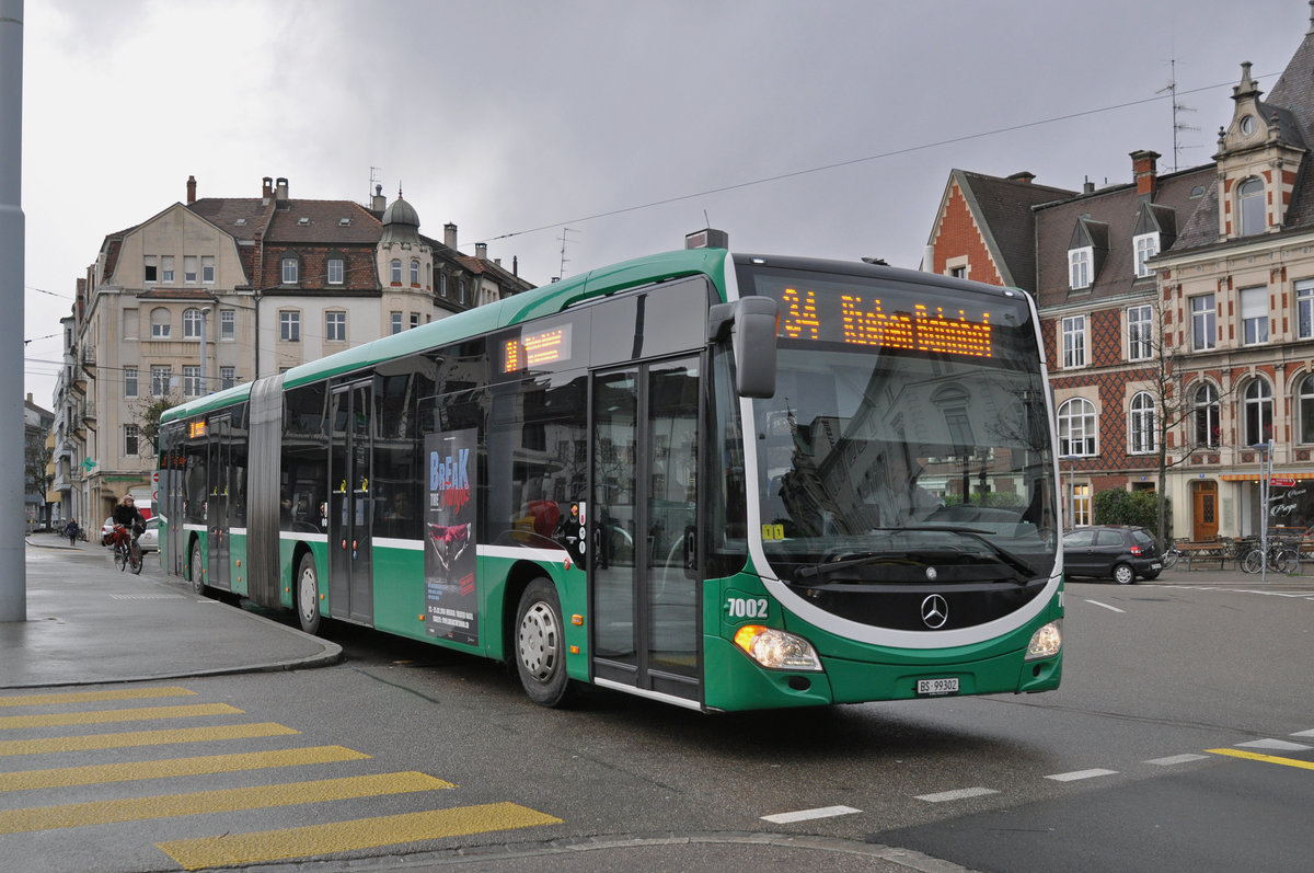 Mercedes Citaro 7002, auf der Linie 34 verlässt die Haltestelle Wettsteinplatz. Die Aufnahme stammt vom 19.01.2018.