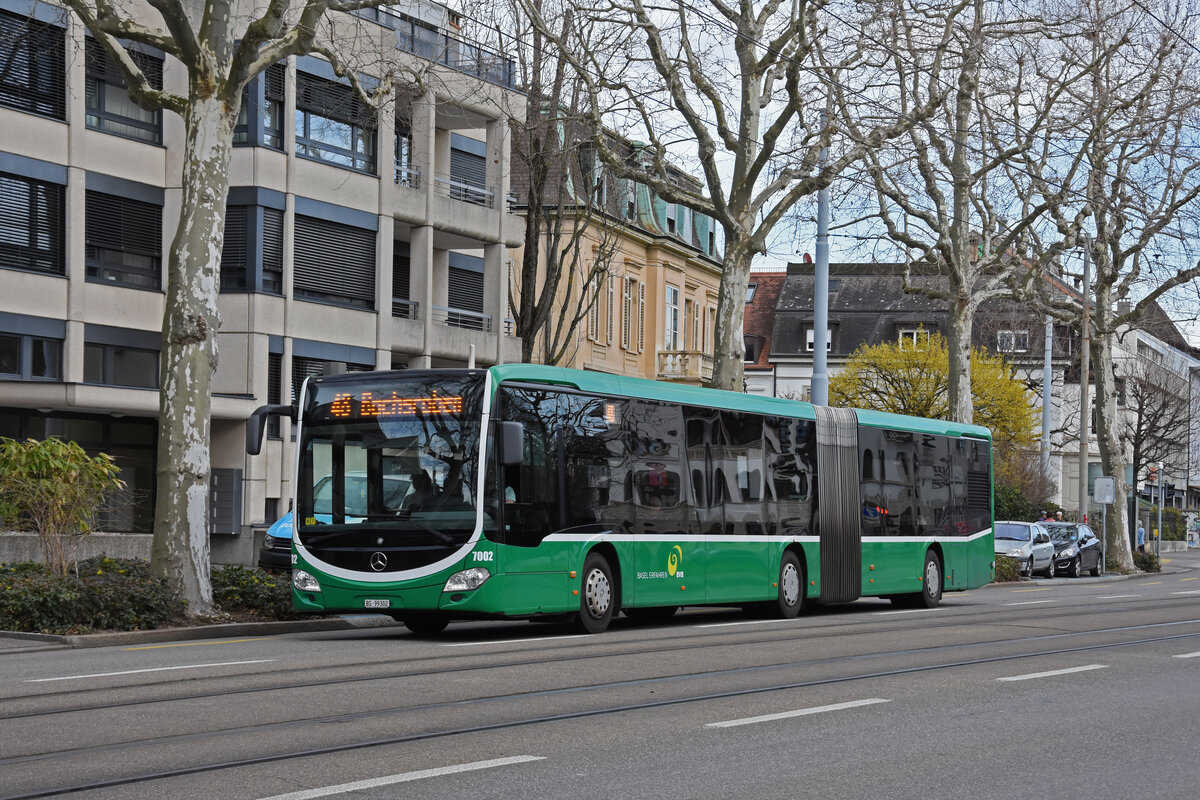 Mercedes Citaro 7002, auf der Linie 48, fährt am 18.03.2023 zur Haltestelle Schützenhaus.