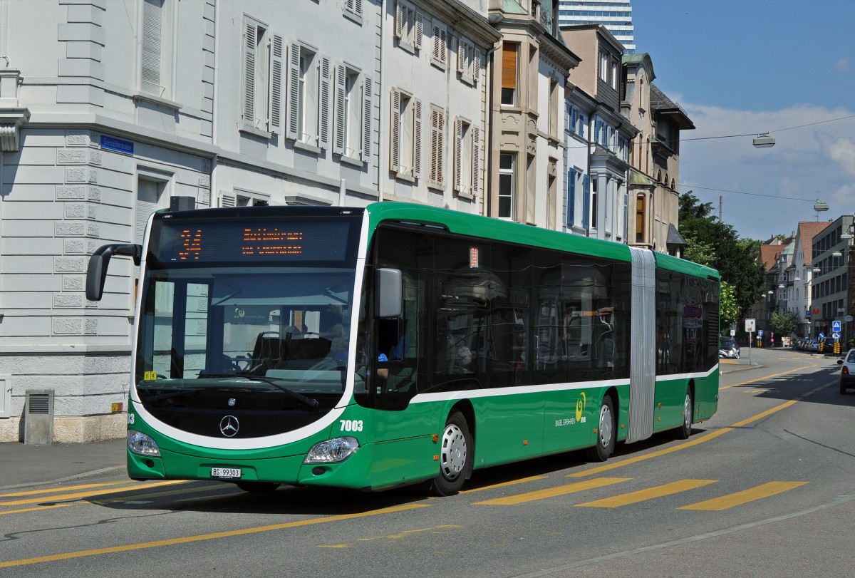 Mercedes Citaro 7003 auf der Linie 34 fährt zur Haltestelle Wettsteinplatz. Die Aufnahme stammt vom 27.06.2015.