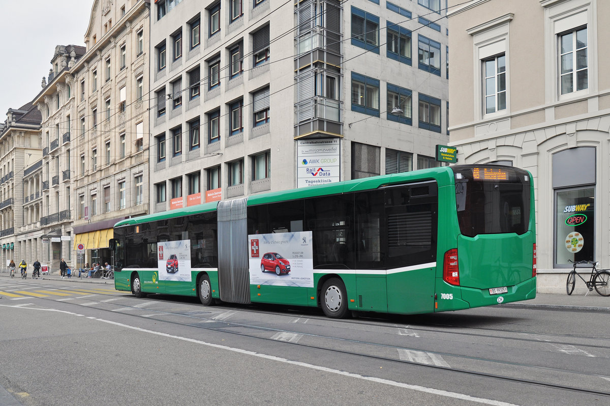 Mercedes Citaro 7005, auf der Linie 48, verlässt die Haltestelle am Bahnhof SBB Richtung Schützenhaus. Die Aufnahme stammt vom 20.09.2016.