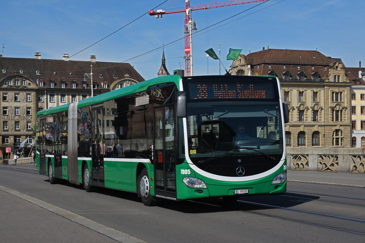 Mercedes Citaro 7005, auf der Linie 38 überquert die Mittlere Rheinbrücke. Die Aufnahme stammt vom 12.06.2020.
