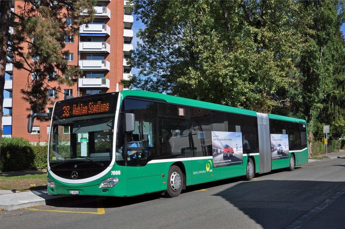 Mercedes Citaro 7006 auf der Linie 38 wartet an der Endstation an der Neuweilerstrasse. Die Aufnahme stammt vom 29.09.2015.
