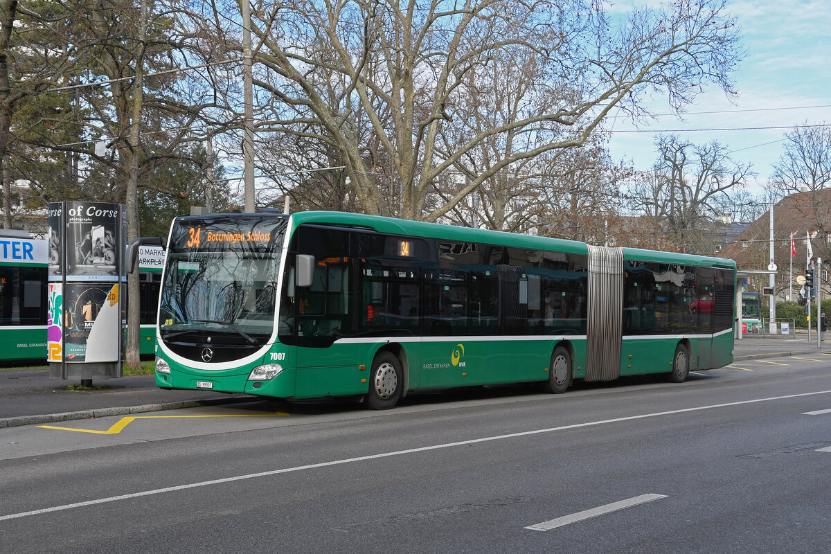 Mercedes Citaro 7007, auf der Linie 34, bedient am 03.01.2023 die Haltestelle Schützenhaus.