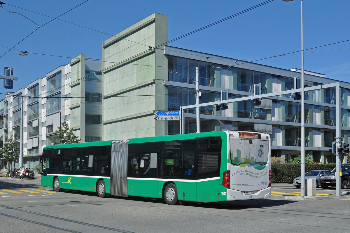 Mercedes Citaro 7007 auf der Tram Ersatzlinie 3, die wegen der Baustelle am Steinenberg nicht verkehren kann, fährt Richtung Haltestelle Waldighoferstrasse. Die Aufnahme stammt vom 21.09.2017.