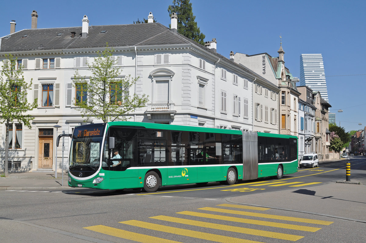 Mercedes Citaro 7008, auf der Linie 31, fährt zur Haltestelle Wettsteinplatz. Die Aufnahme stammt vom 19.04.2018.
