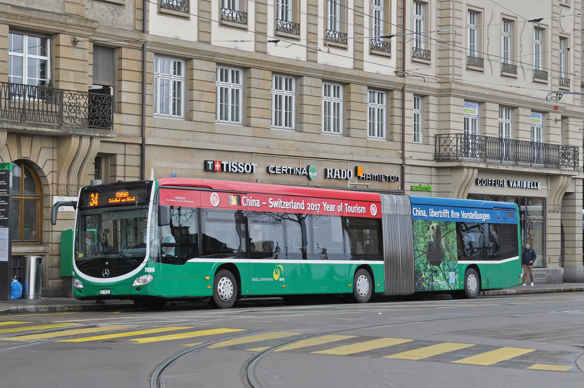 Mercedes Citaro 7009, auf der Linie 34, bedient die Haltestelle Schifflände. Die Aufnahme stammt vom 01.04.2018.
