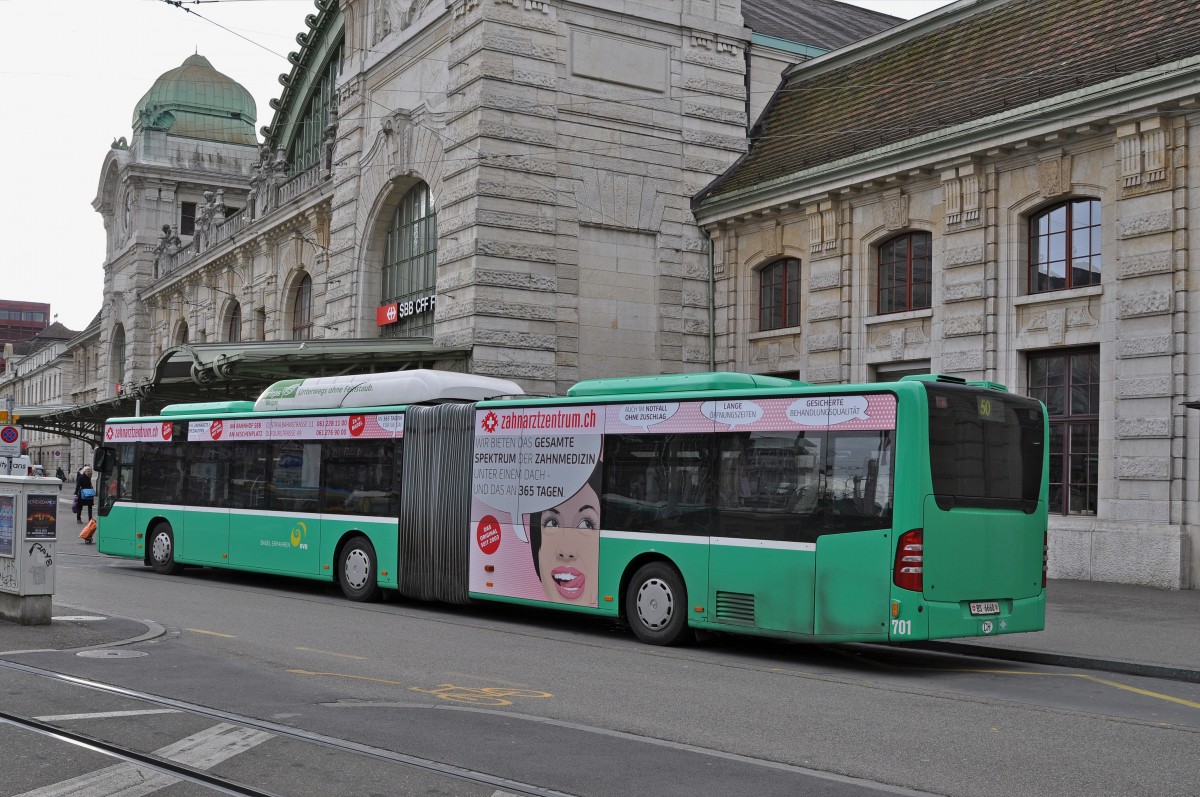 Mercedes Citaro 701 auf der Linie 50 wartet am Bahnhof SBB aus seine Abfahrtszeit. Die Aufnahme stammt vom 01.04.2015.