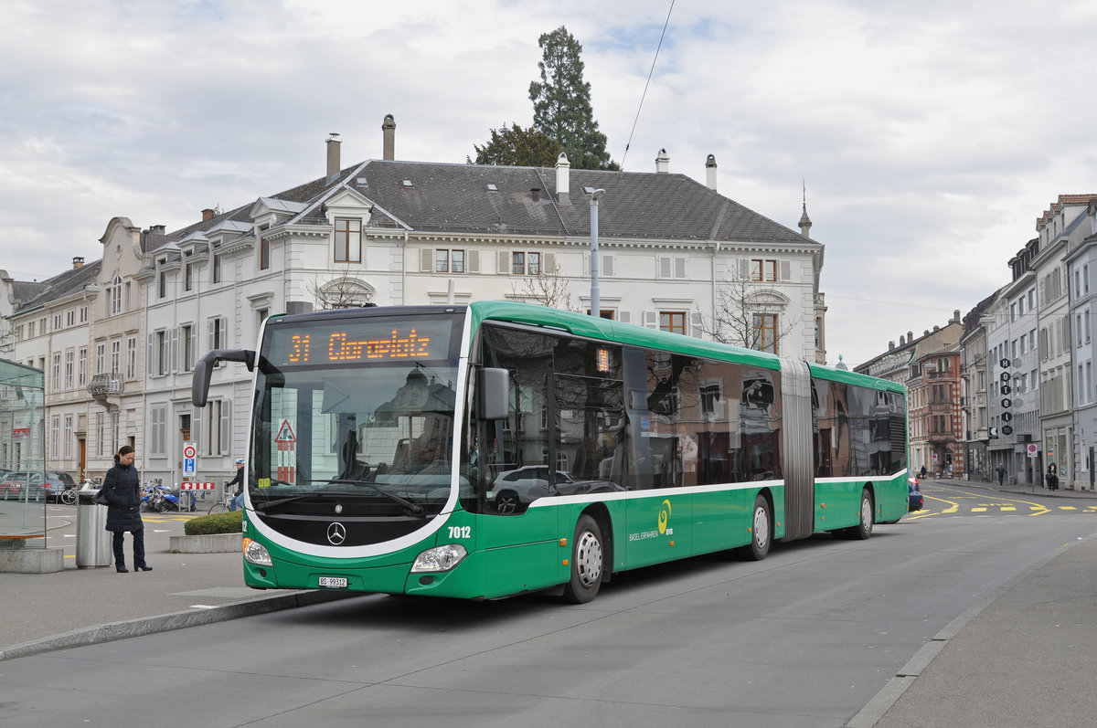Mercedes Citaro 7012, auf der Linie 31, bedient die Haltestelle Wettsteinplatz. Die Aufnahme stammt vom 15.03.2018.