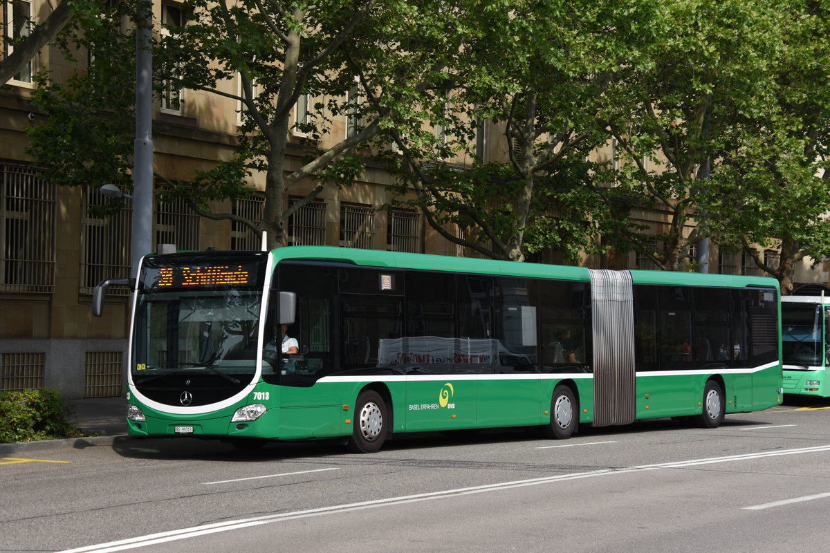 Mercedes Citaro 7013, auf der Linie 36, fährt zur Haltestelle am badischen Bahnhof. Die Aufnahme stammt vom 03.07.2019.