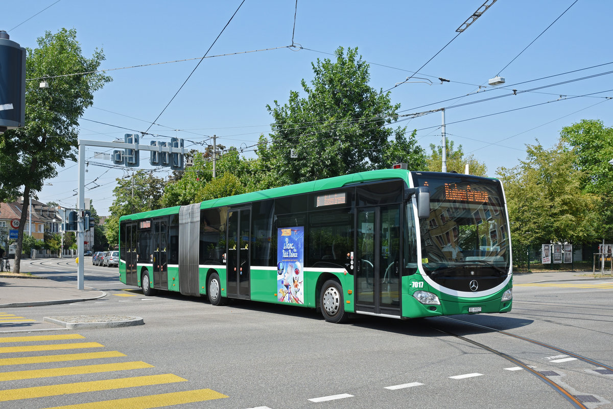 Mercedes Citaro 7017, im Einsatz auf der Linie 6 als Tramersatz, fährt zur Haltestelle Morgartenring. Die Aufnahme stammt vom 20.07.2018.