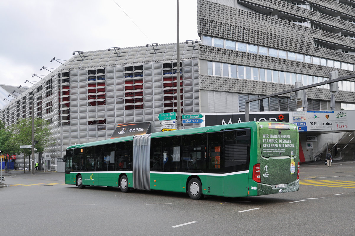 Mercedes Citaro 7018, auf der Linie 36, verlässt die Haltestelle St. Jakob. Die Aufnahme stammt vom 14.05.2016.